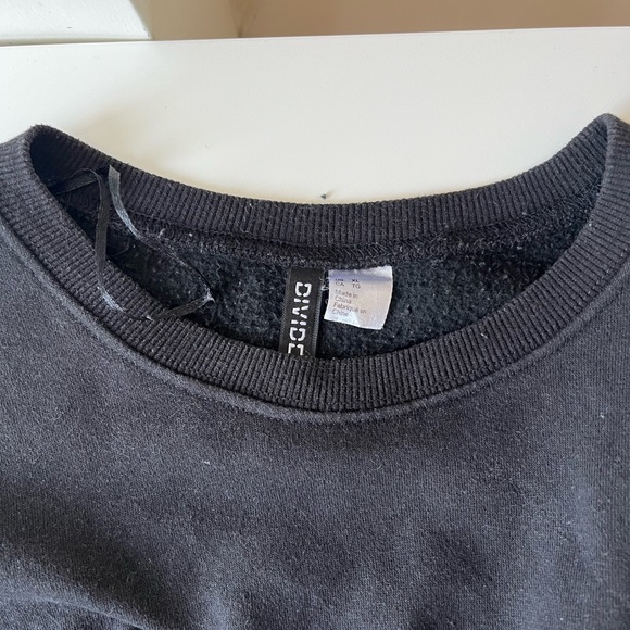 Cropped black H&M sweater - Picture 3 of 4